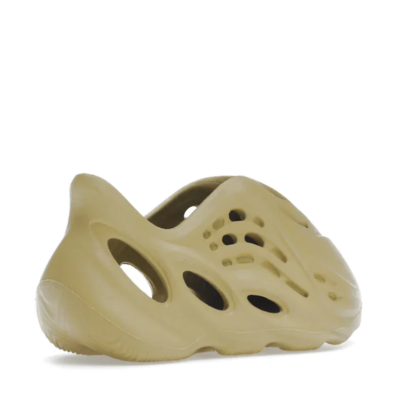 Yeezy Foam RNNR Sulfur (Infants) - Image 4