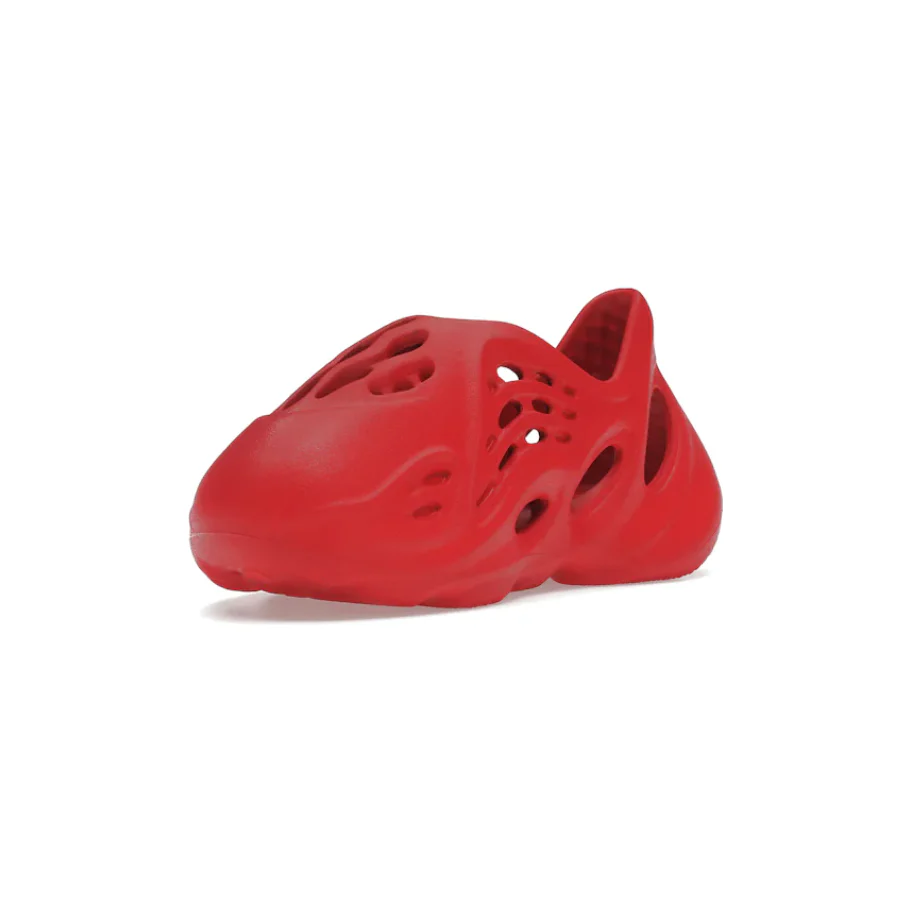 Yeezy Foam RNNR Vermillion (Kids) - Image 3