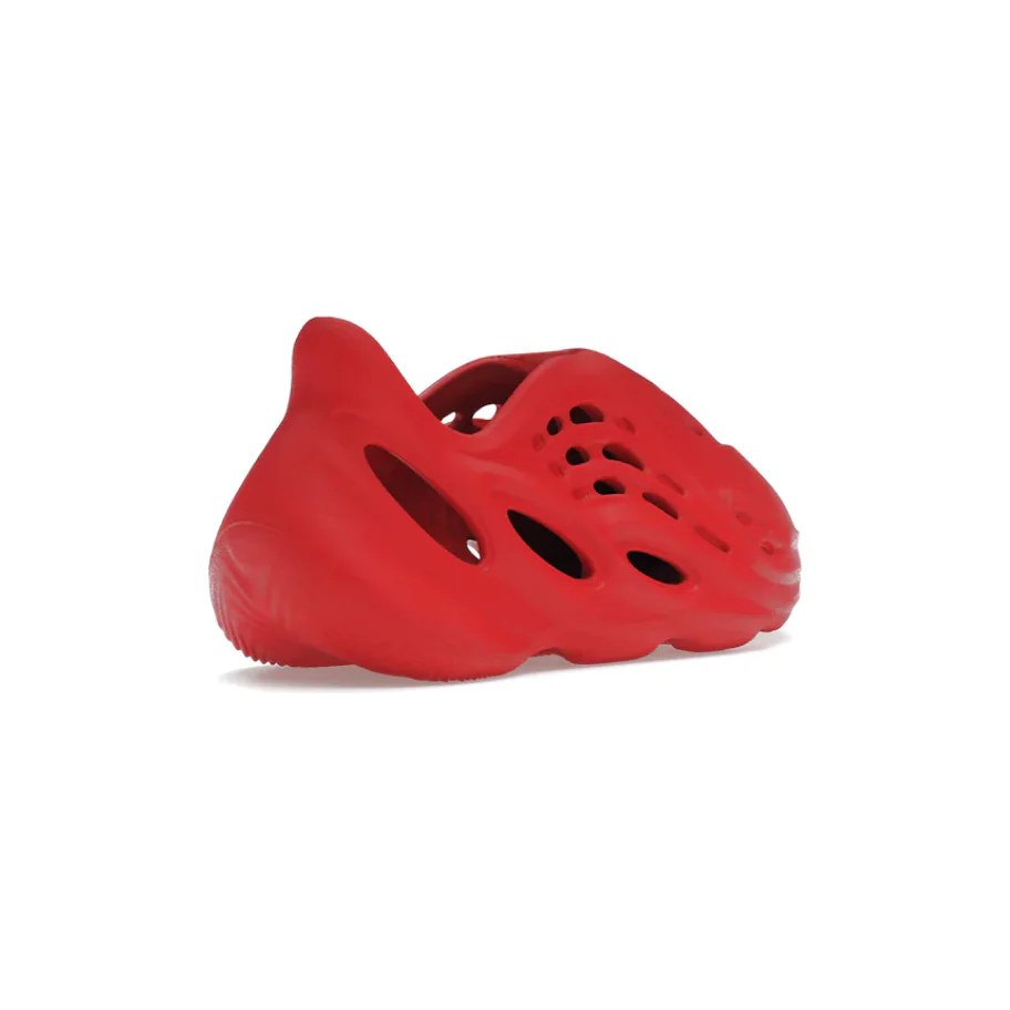Yeezy Foam RNNR Vermillion (Kids) - Image 4